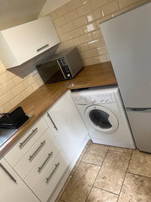 Large Modern Studio Flat Apartamento Londres Exterior foto