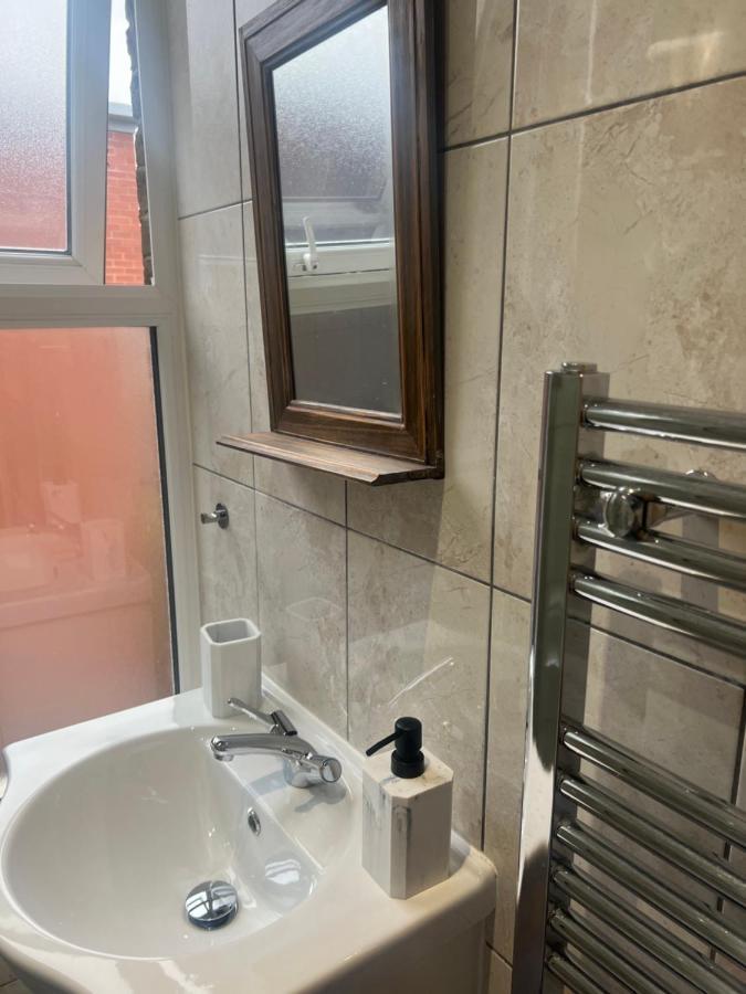 Large Modern Studio Flat Apartamento Londres Exterior foto